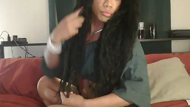 Snapshot of CaramelDipper chatting on 11/20/25, 12:44 CaramelDipper online show from 11/20/25, 12:44