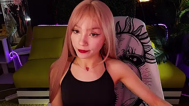 Snapshot of SandraBoyl chatting on 03/02/25, 08:16 SandraBoyl online show from 03/02/25, 08:16