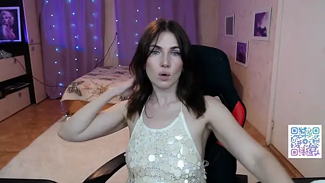 Daniela Cooperr online show from 06/15/26, 04:53