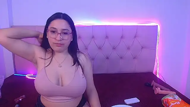 Little Cuttie  online show from 01/04/25, 05:48