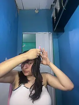 Little Cuttie  online show from 02/06/25, 05:30