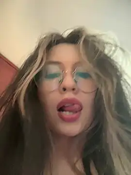Snapshot of marie2_ chatting on 01/23/25, 03:54 marie2 online show from 01/23/25, 03:54