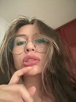 Snapshot of marie2_ chatting on 01/25/25, 06:35 marie2 online show from 01/25/25, 06:35