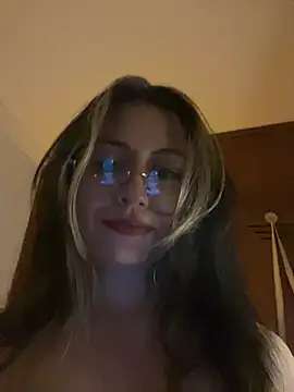 Snapshot of marie2_ chatting on 02/15/25, 03:09 marie2 online show from 02/15/25, 03:09