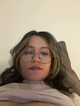 Snapshot of marie2_ chatting on 03/15/25, 04:43 marie2 online show from 03/15/25, 04:43
