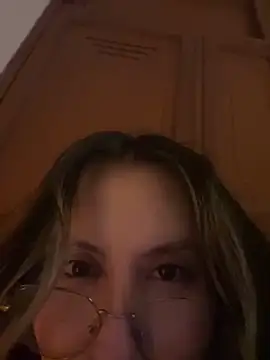 Snapshot of marie2_ chatting on 03/18/25, 06:25 marie2 online show from 03/18/25, 06:25