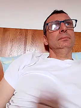 Snapshot of Anastasio33 chatting on 06/16/26, 03:58 Anastasio33 online show from 06/16/26, 03:58