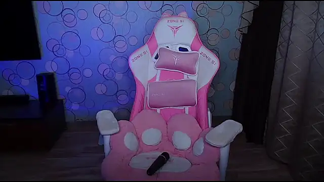   Yasmina   online show from 12/05/25, 03:15