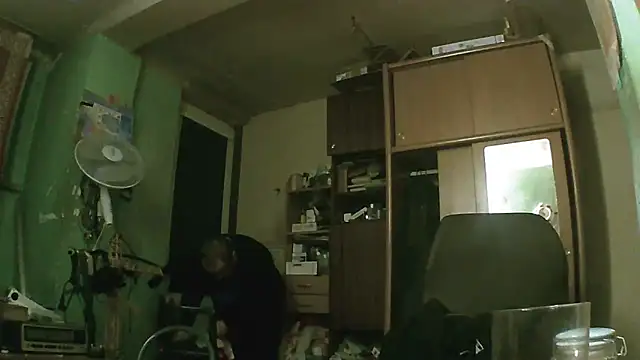 Snapshot of perversalus chatting on 11/11/25, 04:07 perversalus online show from 11/11/25, 04:07