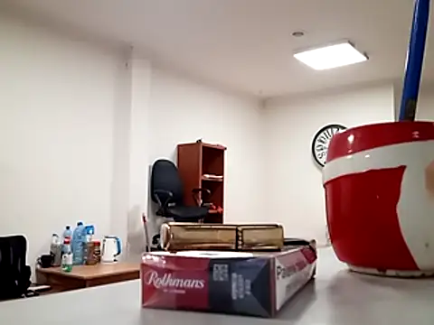 Snapshot of perversalus chatting on 12/04/25, 03:43 perversalus online show from 12/04/25, 03:43