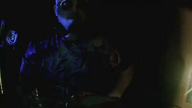 Snapshot of perversalus chatting on 12/15/25, 08:13 perversalus online show from 12/15/25, 08:13