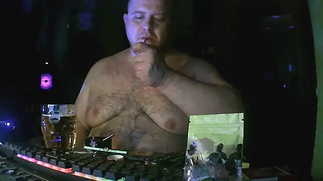 Snapshot of perversalus chatting on 03/11/26, 04:46 perversalus online show from 03/11/26, 04:46