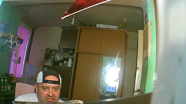 Snapshot of perversalus chatting on 05/17/26, 12:01 perversalus online show from 05/17/26, 12:01