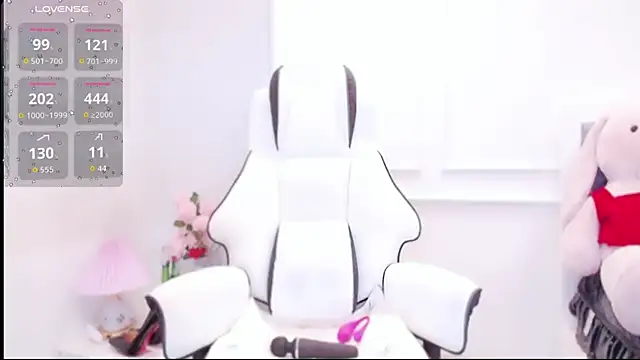 Snapshot of PimChanOK chatting on 10/11/25, 01:20 PimChanOK online show from 10/11/25, 01:20