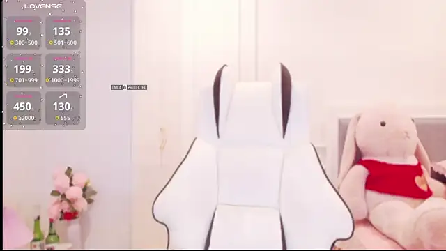 Snapshot of PimChanOK chatting on 10/18/25, 01:12 PimChanOK online show from 10/18/25, 01:12