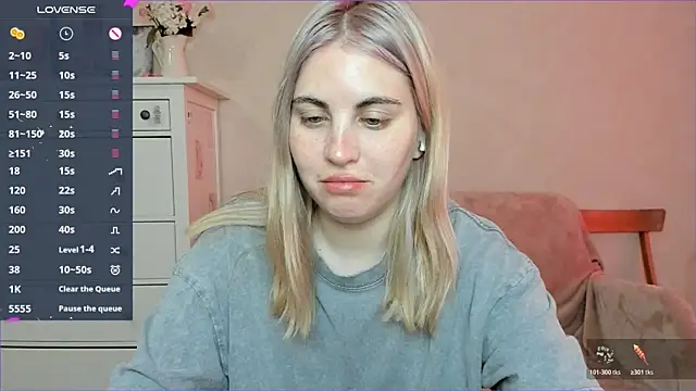 Snapshot of pawpaws chatting on 11/19/25, 09:53 pawpaws online show from 11/19/25, 09:53