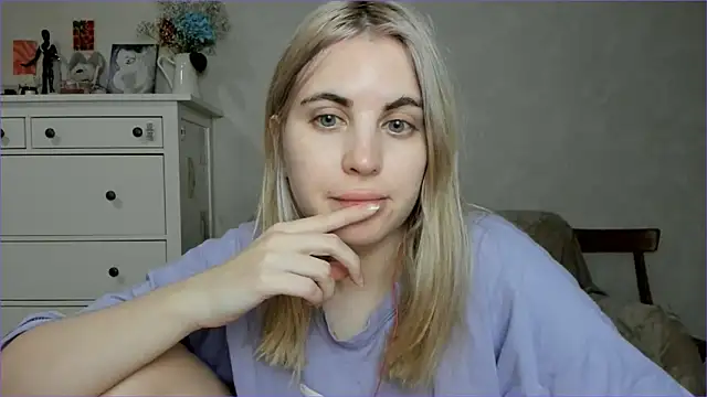 Snapshot of pawpaws chatting on 12/02/25, 08:08 pawpaws online show from 12/02/25, 08:08