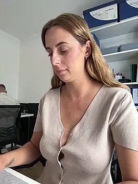 Hii Lolla online show from 05/11/26, 11:05