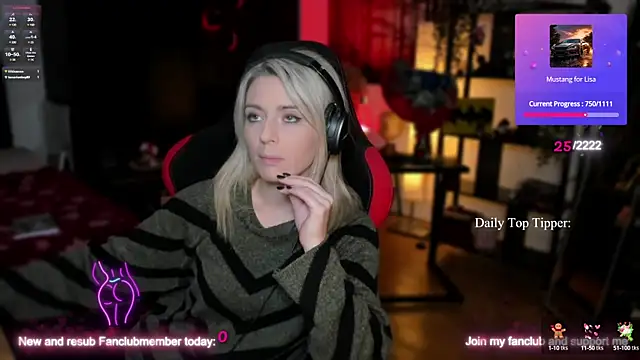 Snapshot of Lisaonthemoon chatting on 12/18/24, 11:40 Lisaonthemoon online show from 12/18/24, 11:40