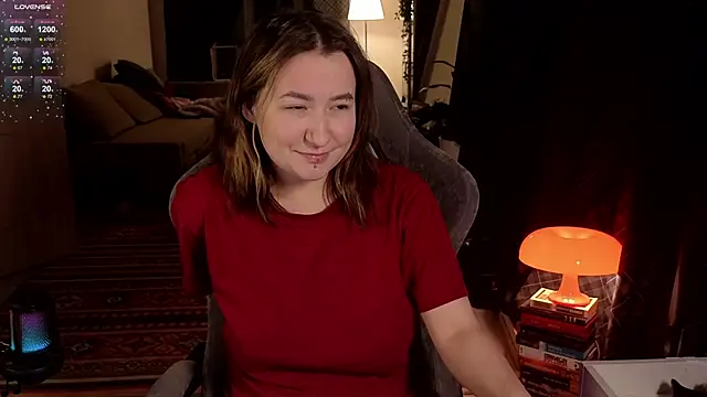 Snapshot of Megan__Hart chatting on 02/21/25, 11:43 Megan  Hart online show from 02/21/25, 11:43