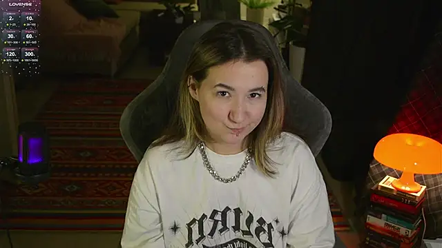 Snapshot of Megan__Hart chatting on 02/26/25, 01:21 Megan  Hart online show from 02/26/25, 01:21