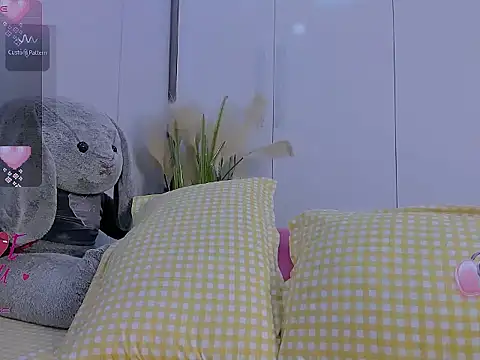 Linh diudang online show from 05/18/26, 04:07