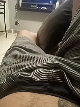 Snapshot of dredre1069 chatting on 12/19/24, 03:29 dredre1069 online show from 12/19/24, 03:29