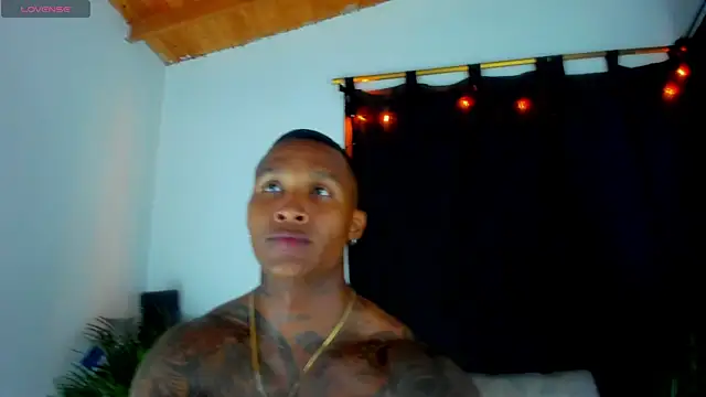 Snapshot of esteveen_ortegas_ chatting on 09/18/25, 07:32 esteveen ortegas online show from 09/18/25, 07:32