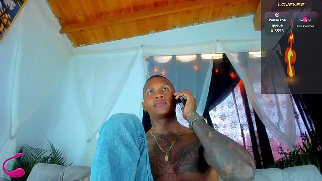 Snapshot of esteveen_ortegas_ chatting on 10/17/25, 05:37 esteveen ortegas online show from 10/17/25, 05:37