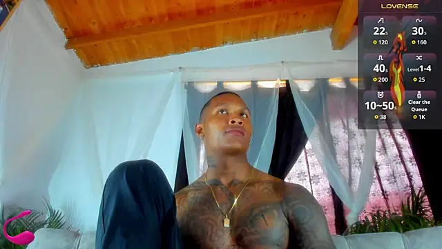 Snapshot of esteveen_ortegas_ chatting on 10/22/25, 04:07 esteveen ortegas online show from 10/22/25, 04:07