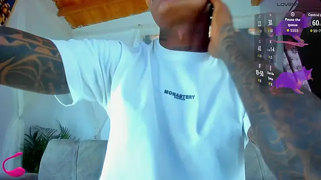 Snapshot of esteveen_ortegas_ chatting on 10/23/25, 03:00 esteveen ortegas online show from 10/23/25, 03:00