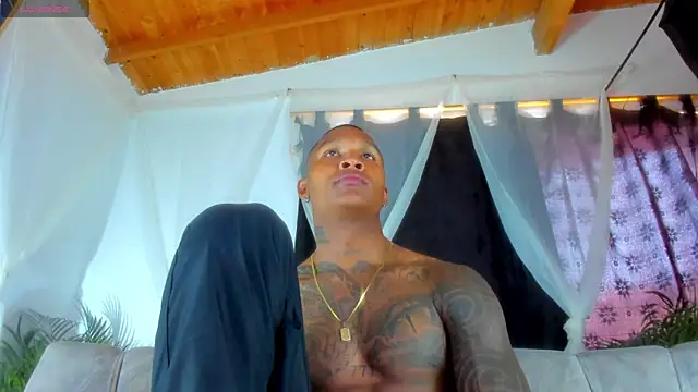 Snapshot of esteveen_ortegas_ chatting on 10/26/25, 04:13 esteveen ortegas online show from 10/26/25, 04:13