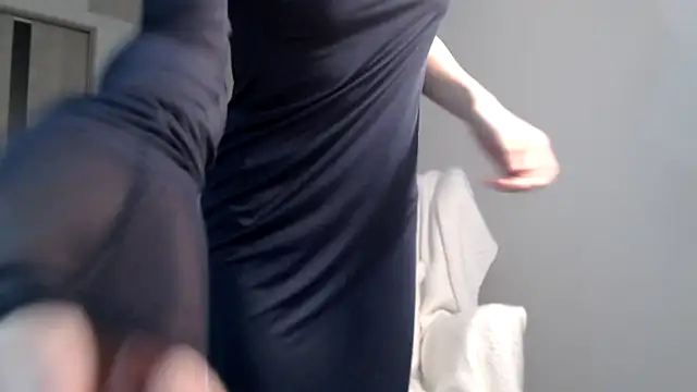 Snapshot of Lily_0000 chatting on 12/22/24, 08:25 Lily 0000 online show from 12/22/24, 08:25