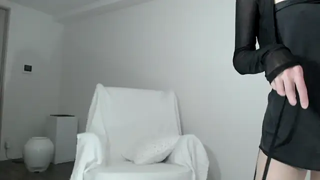 Snapshot of Lily_0000 chatting on 03/12/25, 05:49 Lily 0000 online show from 03/12/25, 05:49