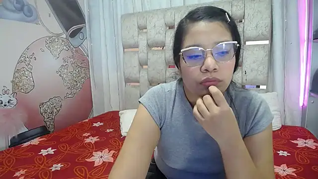 Snapshot of KEYRA-MILLER- chatting on 11/29/25, 02:47 KEYRA-MILLER- online show from 11/29/25, 02:47