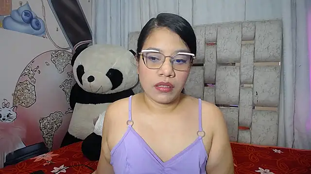 Snapshot of KEYRA-MILLER- chatting on 12/01/25, 02:49 KEYRA-MILLER- online show from 12/01/25, 02:49