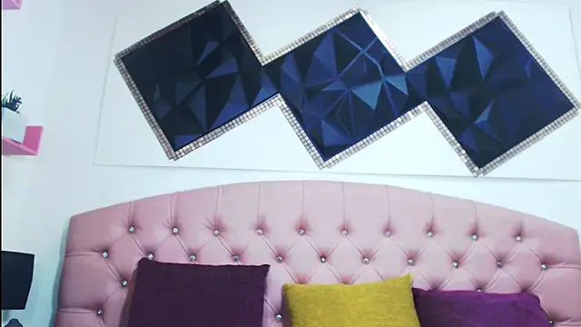 andrea safeira doll online show from 11/18/25, 05:06