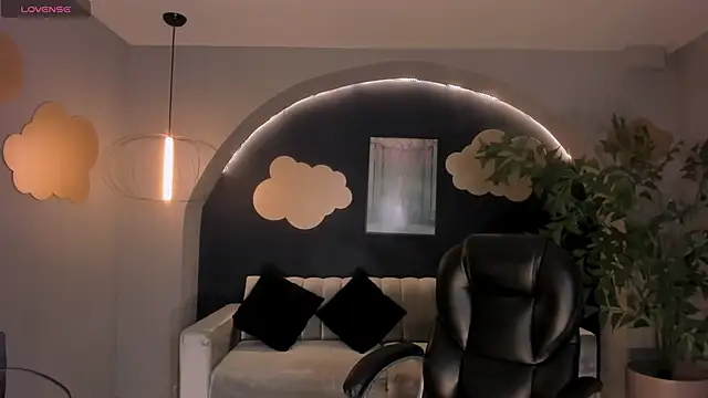 StacyEvansX online show from 02/06/25, 10:26