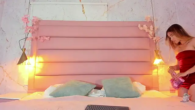 Lezy  online show from 10/15/25, 07:36