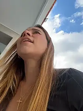 Snapshot of Lezy_ chatting on 12/13/25, 07:53 Lezy online show from 12/13/25, 07:53