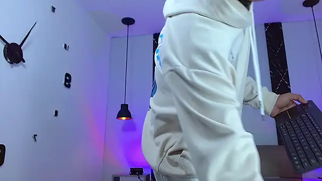 Damar fhelipe online show from 10/09/25, 04:54