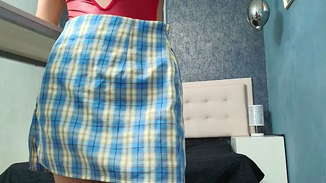 Snapshot of Cloeandtyfanny chatting on 12/13/25, 09:09 Cloeandtyfanny online show from 12/13/25, 09:09