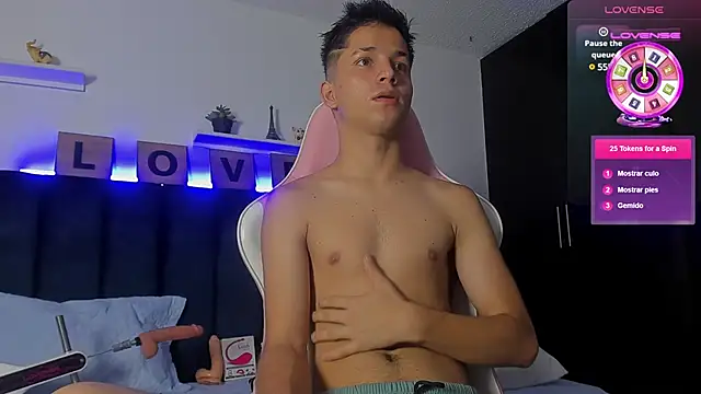 Issac james  online show from 03/18/25, 03:20