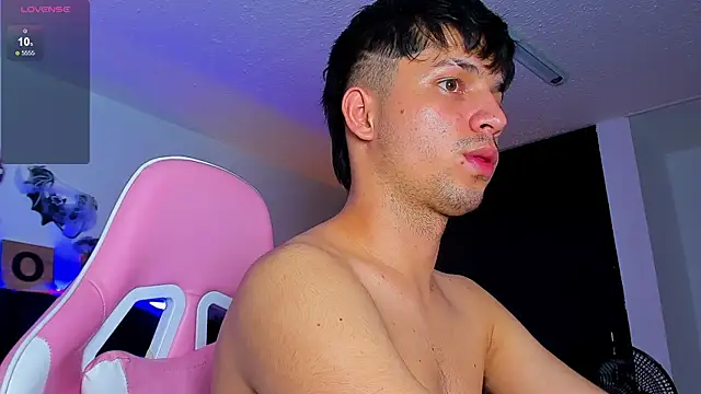 Issac james  online show from 10/28/25, 08:18