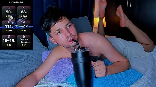 Snapshot of Issac_james_ chatting on 12/01/25, 03:33 Issac james online show from 12/01/25, 03:33