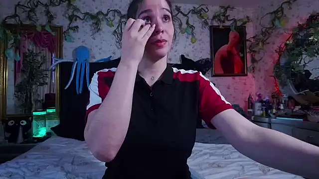 Elizabeth77  online show from 02/04/25, 07:11