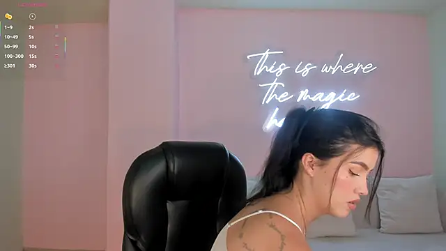 Snapshot of PaulinaSantos_ chatting on 09/27/25, 07:30 PaulinaSantos online show from 09/27/25, 07:30