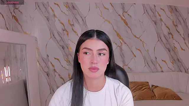 Snapshot of PaulinaSantos_ chatting on 09/28/25, 05:07 PaulinaSantos online show from 09/28/25, 05:07