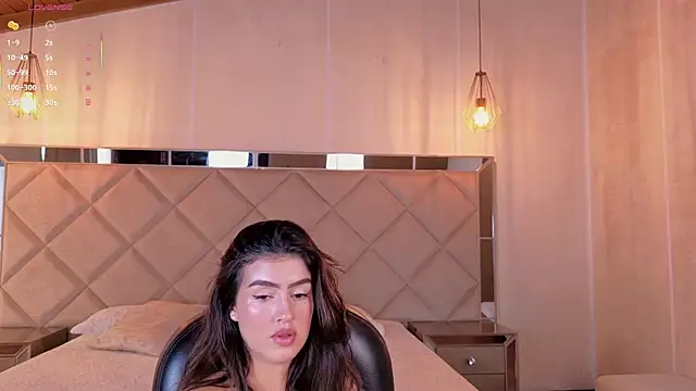 PaulinaSantos  online show from 05/17/26, 05:53