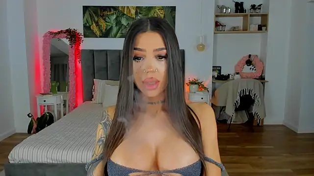 Snapshot of Fancy_Jenn chatting on 11/13/25, 08:19 Fancy Jenn online show from 11/13/25, 08:19